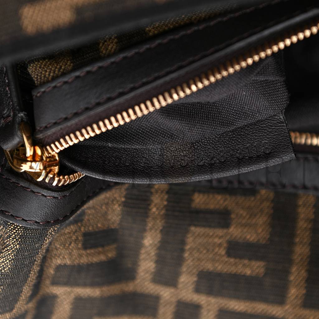 FENDI FABRIC JACQUARD FF 1974 MEDIUM BAGUETTE TOBACCO MORO BLACK (27*13*6cm) FENDI FABRIC JACQUARD FF 1974 MEDIUM BAGUETTE TOBACCO MORO BLACK (27*13*6cm)