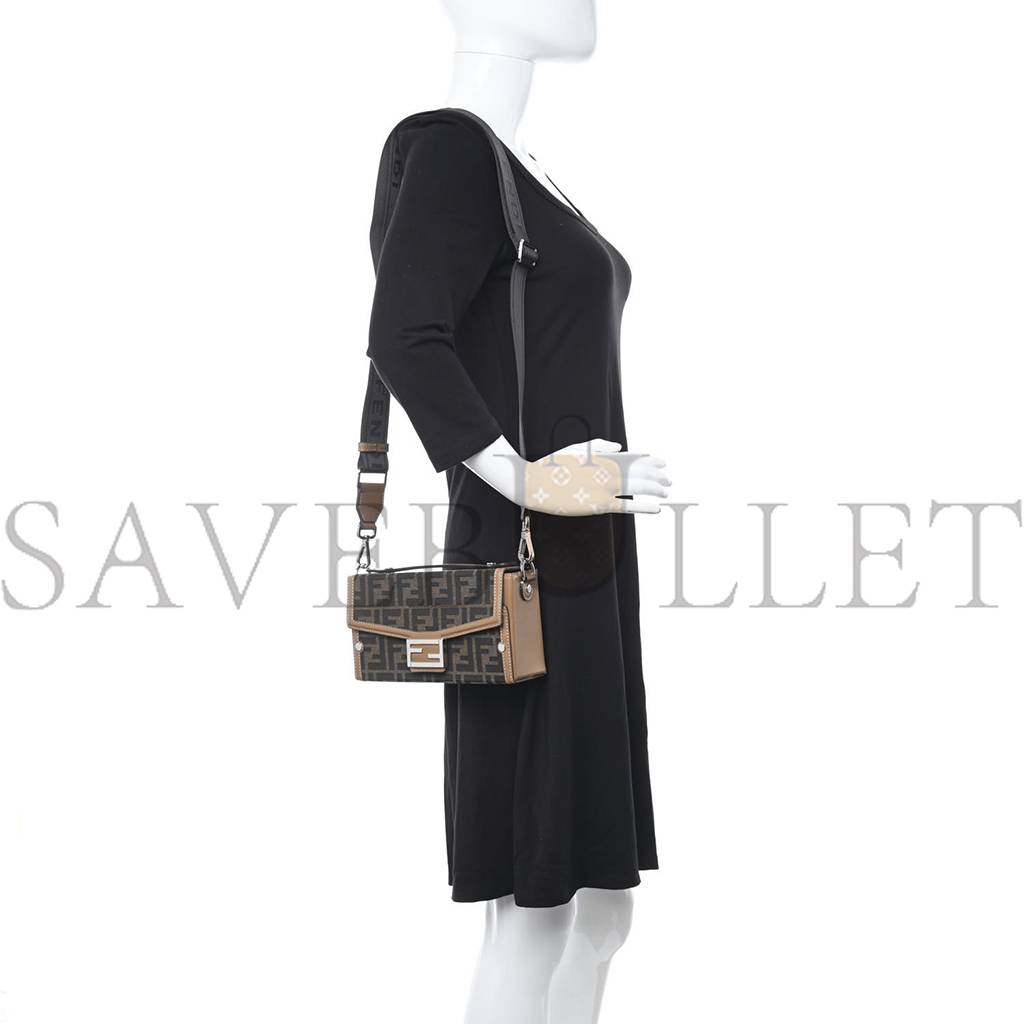 FENDI RECYCLED FABRIC JACQUARD VITELLO KING FF 1974 BAGUETTE SOFT TRUNK TOBACCO MORO SAND (28*15*6cm) FENDI RECYCLED FABRIC JACQUARD VITELLO KING FF 1974 BAGUETTE SOFT TRUNK TOBACCO MORO SAND (28*15*6cm)